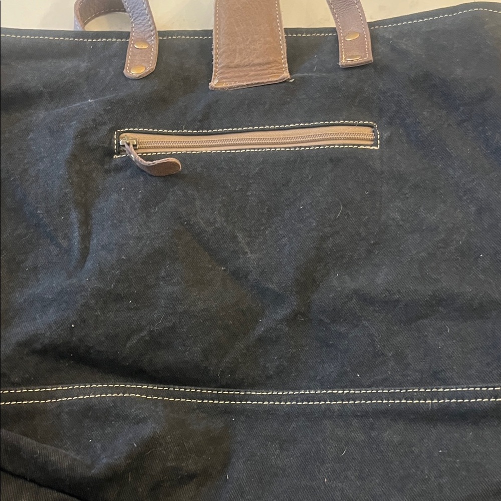 Weekender Cosmopolitan Myra Bag - image 4